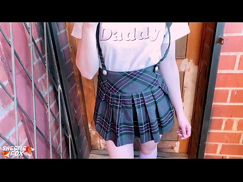 ❤️ Skolniece dziļi sūc savu locekli un nodarbību vietā dīdās. Seks video pie porno lv.123sex.ru